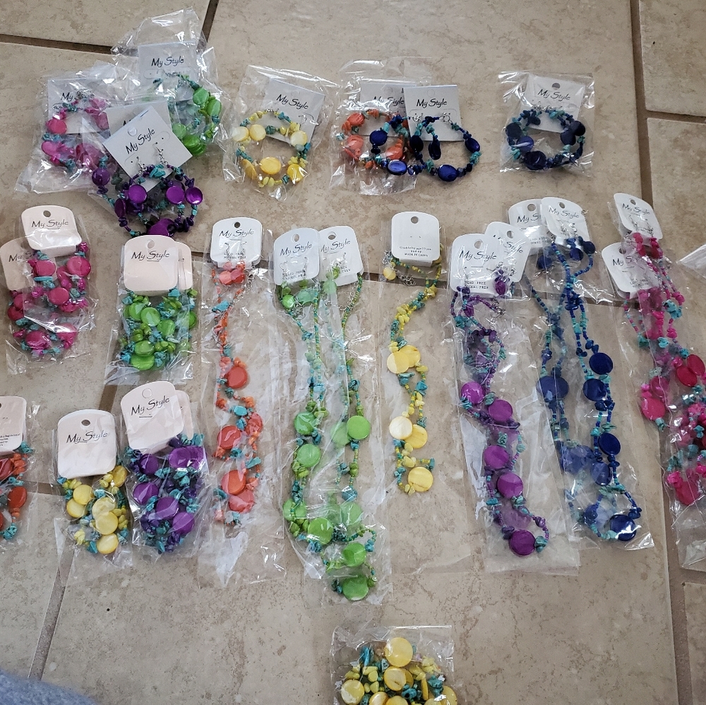 Lot of jewelry